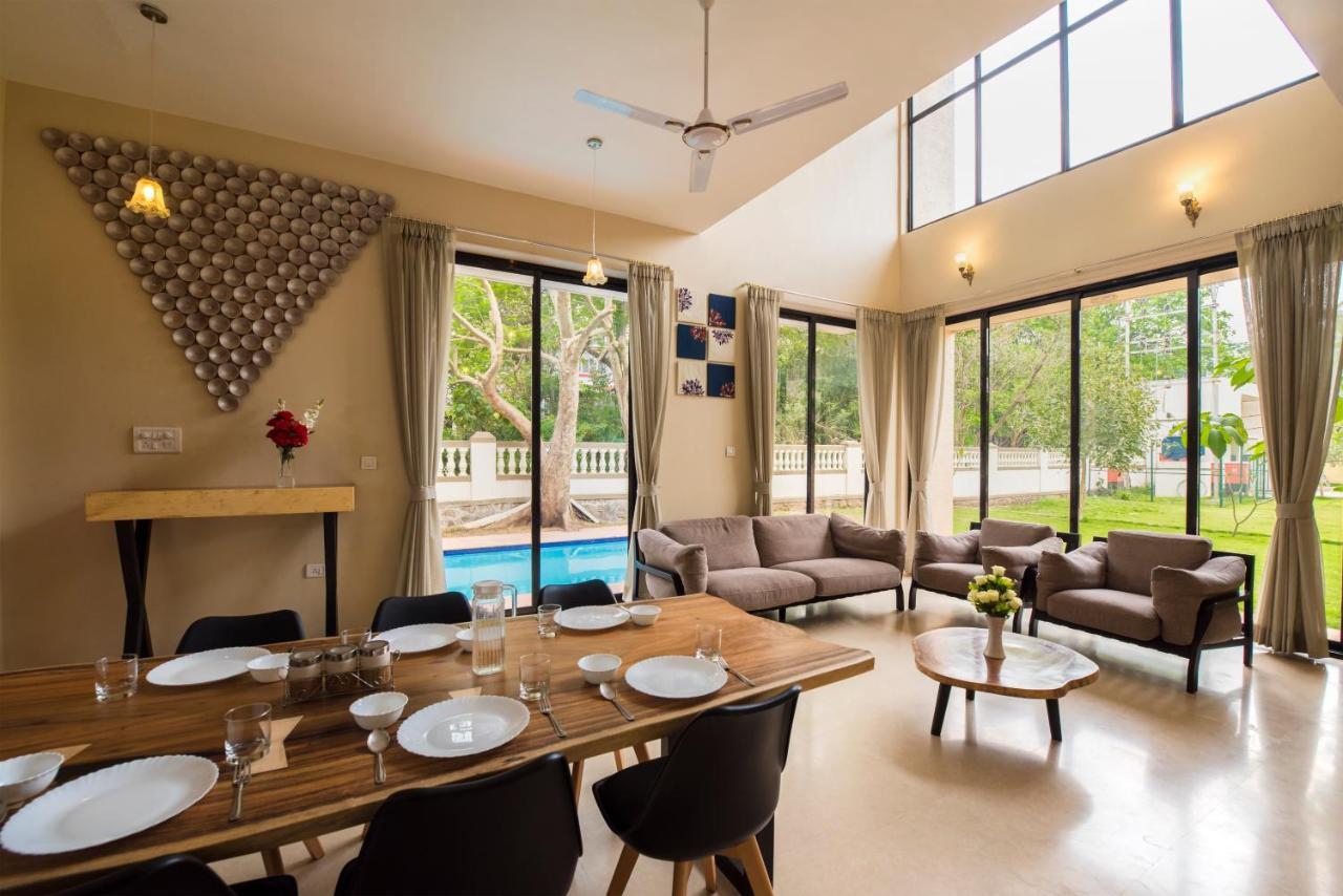 Stayvista'S Greenwoods Villa 10 - City-Center Villa With Private Pool, Terrace, Lift & Carrom Board Lonavla Zewnętrze zdjęcie